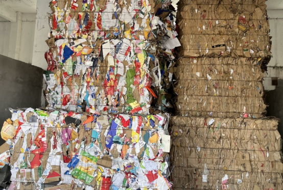 貓先生再生資源回收，智能廢品回收箱，垃圾回收柜